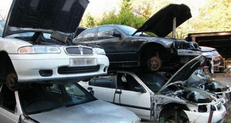 小轿车多少年强制报废(小车多少年后强制报废)插图