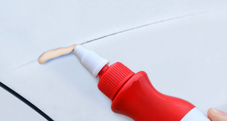 汽车被刮了怎么修复最好的方法(汽车被刮了怎么修复)