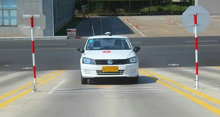 科目二半坡起步熄火原因有哪些(科目二半坡起步点位)