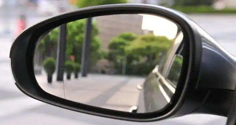 后视镜加热加装多少钱(后视镜加热加装可以不破线吗?)