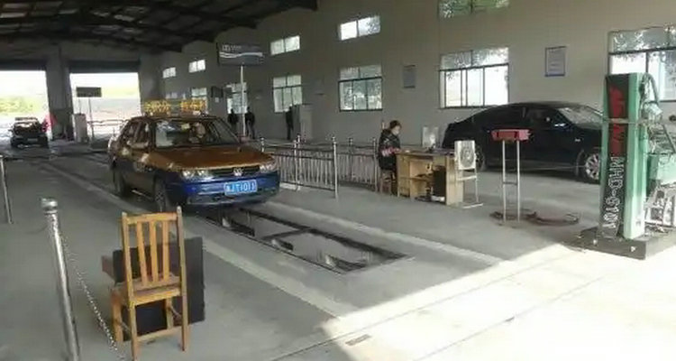 私家车上线年检需要什么资料(私家车上线年检提前多少天)插图