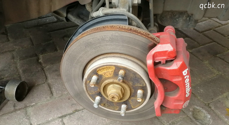 刹车盘生锈了属于正常吗(刹车盘 生锈)插图