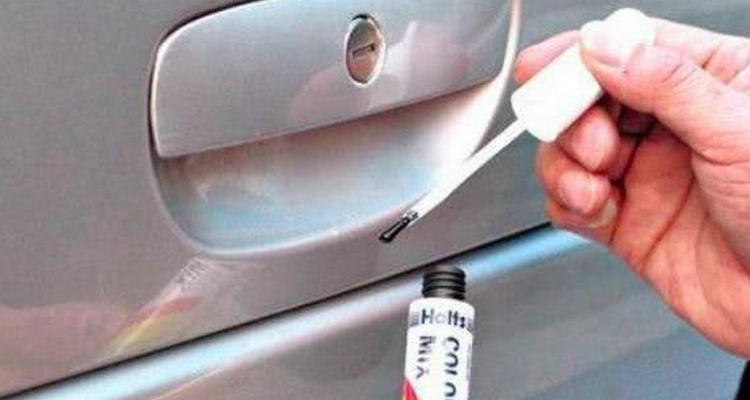 车漆表面有轻微划痕怎么修复(车漆表面有轻微划痕自动消失)