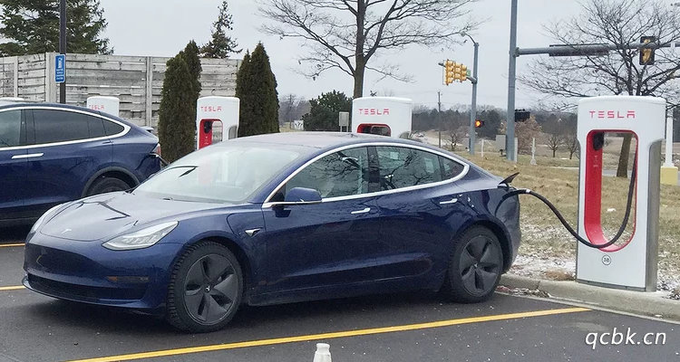 电动汽车快充和慢充有什么区别(电动汽车快充和慢充哪个好)