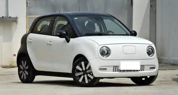 女士自动挡省油小型车有哪些(女士自动挡省油车)