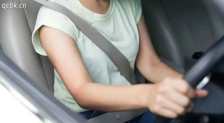 安全带有什么作用(安全带有什么作用?使用安全带时应注意哪些事项?)插图 安全带有什么作用(安全带有什么作用?使用安全带时应注意哪些事项?)插图