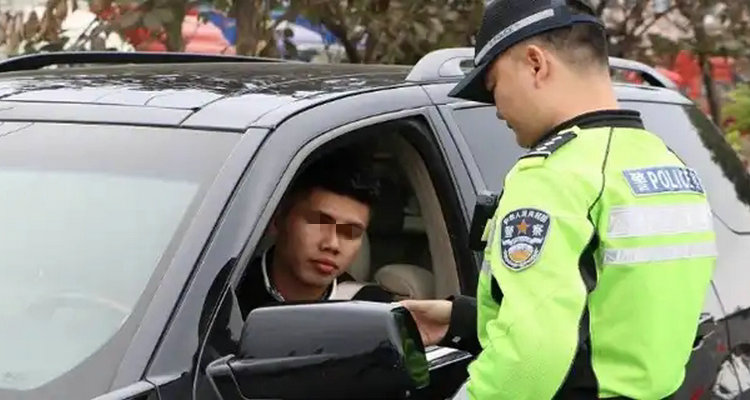 刚考完科四没拿到本可以上路吗(考完科四没拿到证可以上路吗)