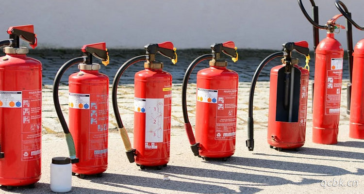 私家车上线年检需要灭火器吗(私家车上线年检项目)