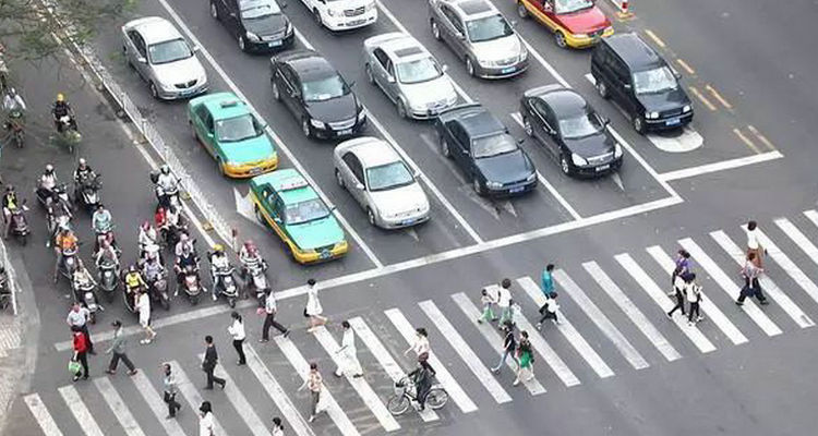 绿灯了没走会扣分罚款吗(绿灯不走处罚)插图 绿灯了没走会扣分罚款吗(绿灯不走处罚)插图