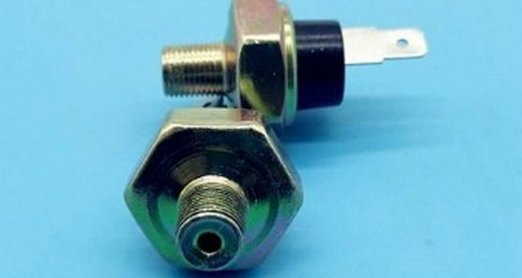 机油传感器坏了对车有什么影响(机油传感器坏了最明显的现象)