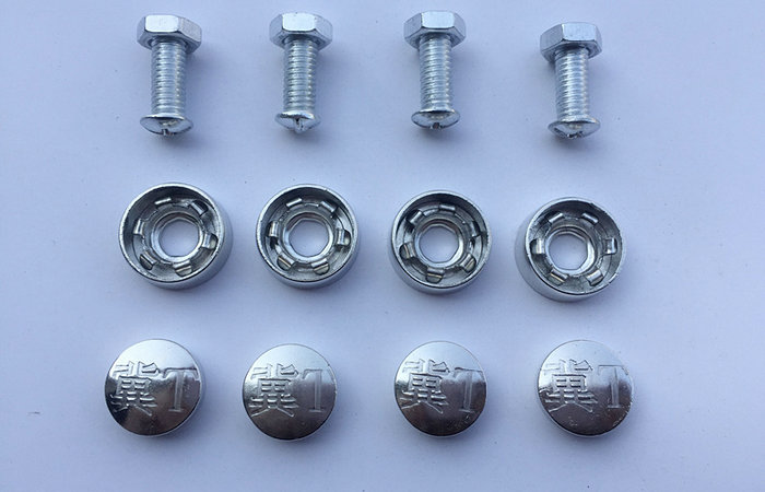 车牌螺丝拆卸小妙招是什么(车牌螺丝拆卸小妙招)