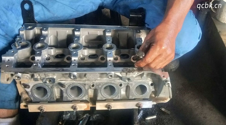 车辆烧机油对发动机有什么危害(车辆烧机油对发动机好吗)