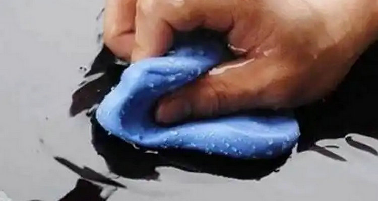 车上的油漆点怎么去除(车上的油漆点怎样去除)