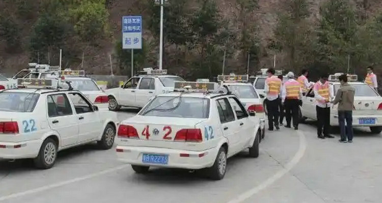 c2科目三考试项目有哪些(C2科目三考试项目中有时间限制的项目吗)