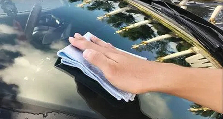 汽车挡风玻璃油膜怎么清洗才干净(汽车挡风玻璃油膜剂哪个品牌最好)