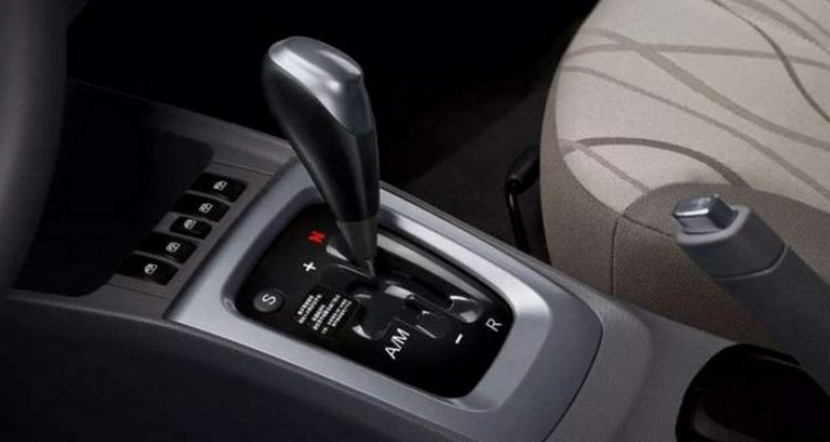 自动挡的车怎么开详细教程(自动挡的车怎么停车熄火)