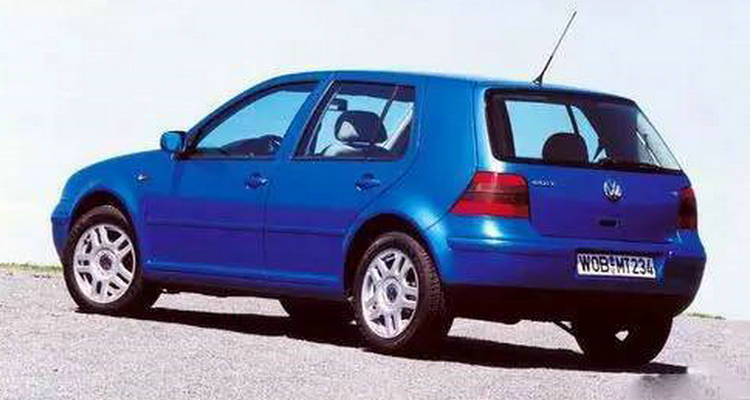 三厢车和两厢车对比的优缺点(三厢车和两厢车的优缺点)