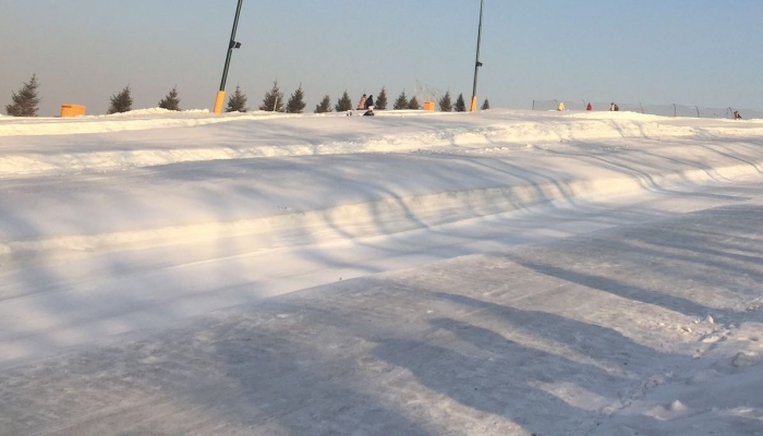 内蒙古降雪发展 气温自西向东下降局地降幅可达8℃