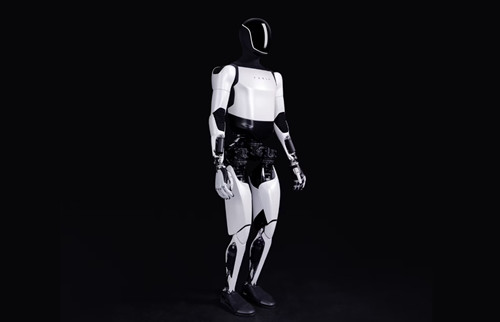 马斯克：Optimus人形机器人明年产量将提升10倍 生产5万到10万台