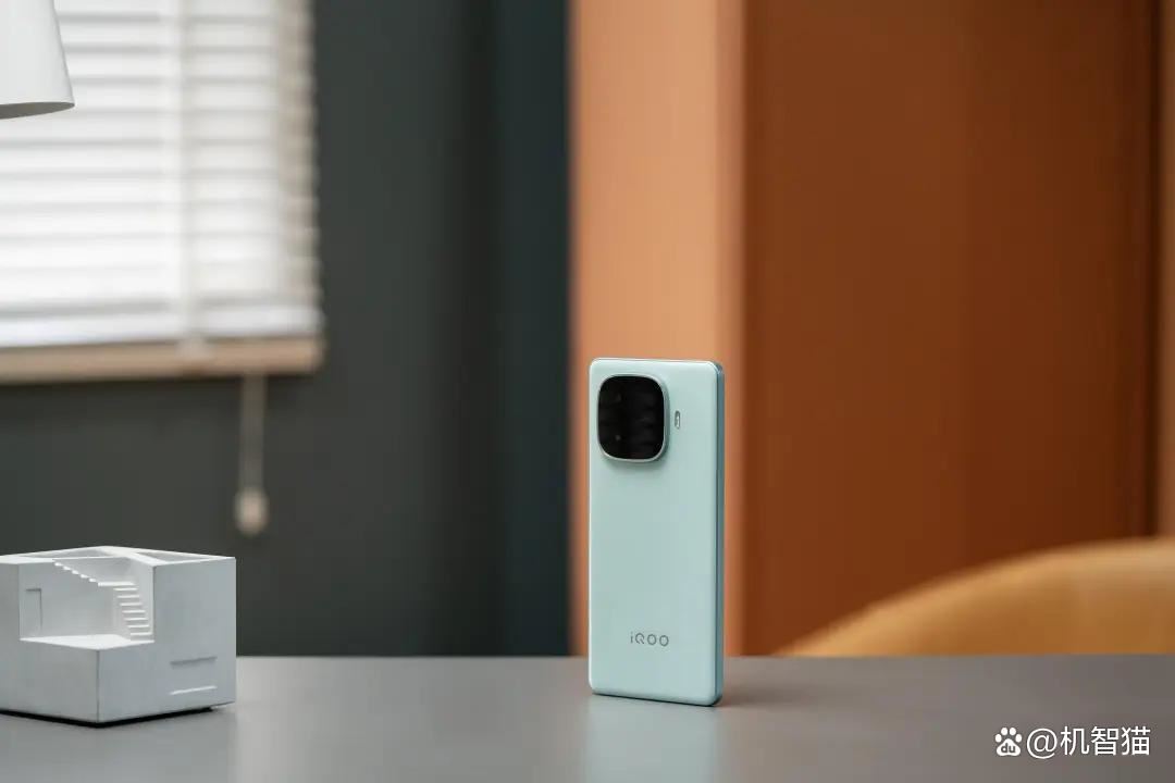 哪个是你的梦中情机? 2024年上百款机型测评中推荐这10款年度手机插图1