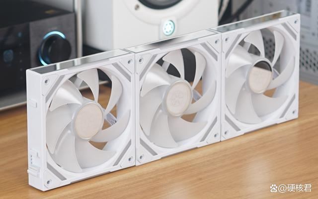 高颜值高性能积木风扇推荐! 银昕Air Nexus B120 ARGB风扇体验测评插图7