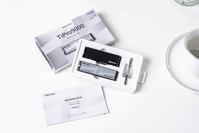 致态TiPro9000固态硬盘怎么样 致态TiPro9000固态硬盘评测插图1