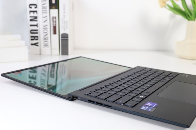 华硕灵耀14 2025 AI超轻薄本怎么样 华硕灵耀14 2025 AI超轻薄本评测插图2