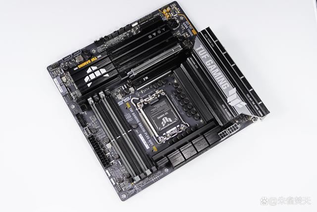 酷睿Ultra 200S新座驾！华硕B860重炮手WIFI主板测评插图4