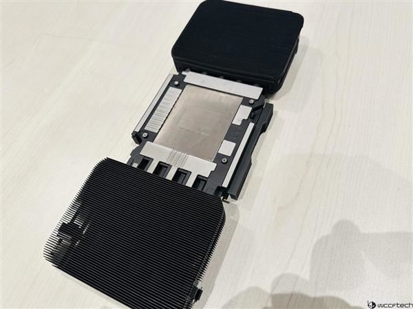 双风扇散热600W! 英伟达 RTX 50系列公版散热方案拆解首次揭秘插图3 双风扇散热600W! 英伟达 RTX 50系列公版散热方案拆解首次揭秘插图3