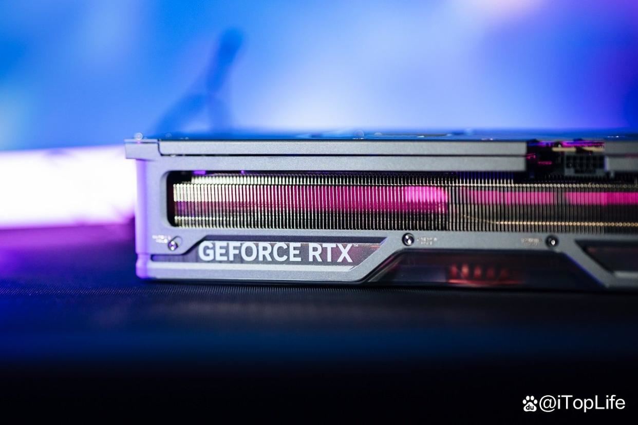 七彩虹首张RTX 50系显卡! iGame GeForce RTX 5090 D Advanced 32GB开箱插图12 七彩虹首张RTX 50系显卡! iGame GeForce RTX 5090 D Advanced 32GB开箱插图12