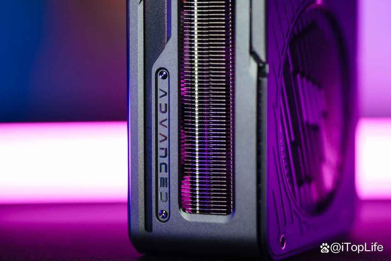 七彩虹首张RTX 50系显卡! iGame GeForce RTX 5090 D Advanced 32GB开箱插图14 七彩虹首张RTX 50系显卡! iGame GeForce RTX 5090 D Advanced 32GB开箱插图14