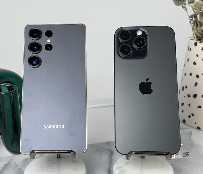 刚发布的三星 S25 Ultra和苹果 iPhone 16 Pro Max对比测评插图3