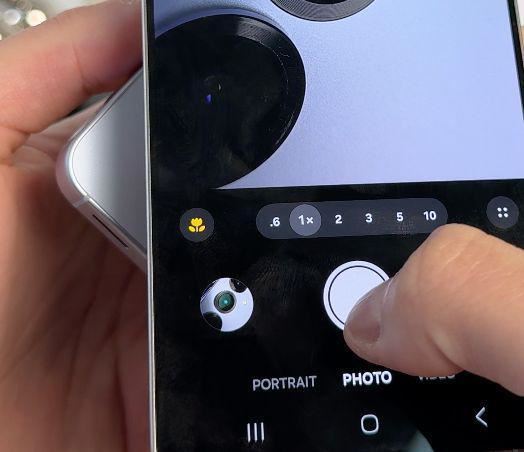 刚发布的三星 S25 Ultra和苹果 iPhone 16 Pro Max对比测评插图9