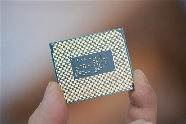 特供版又来了! 酷睿Ultra 5 230F小黑盒处理器图赏插图4