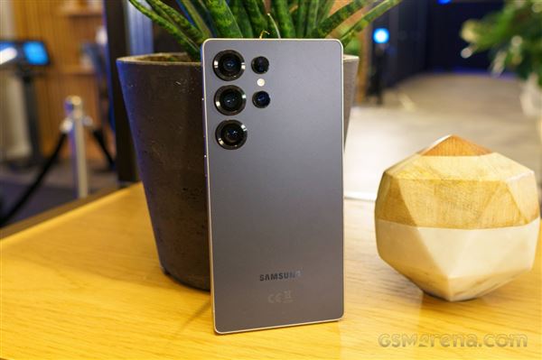 万元安卓机皇! 三星S25Ultra真机上手体验插图1