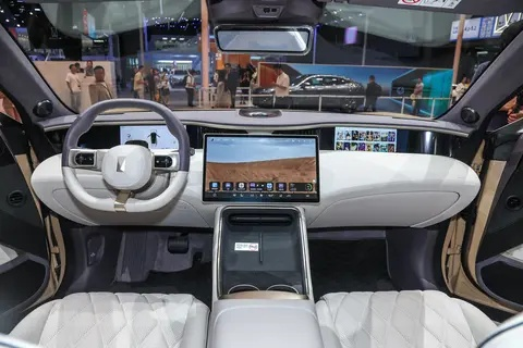 增程版可选！新款阿维塔11将于12月2日上市，29.99万起多项权益！