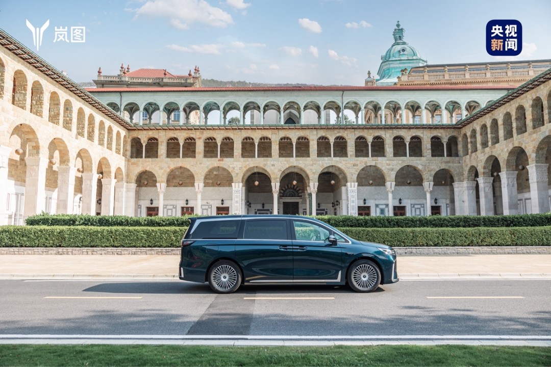 岚图汽车与华为深入智能化合作，岚图全品类车型将搭载乾崑智驾插图3