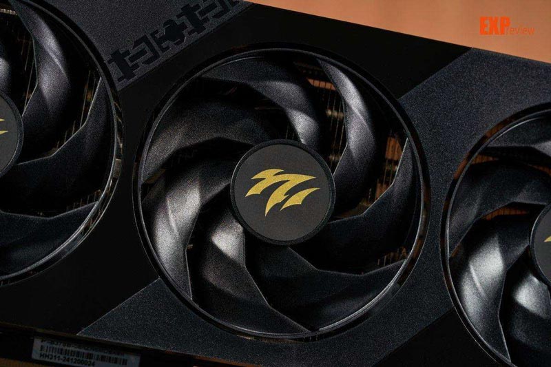 黑金设计搭配 DLSS 4! 影驰GeForce RTX 5080魔刃显卡评测插图10