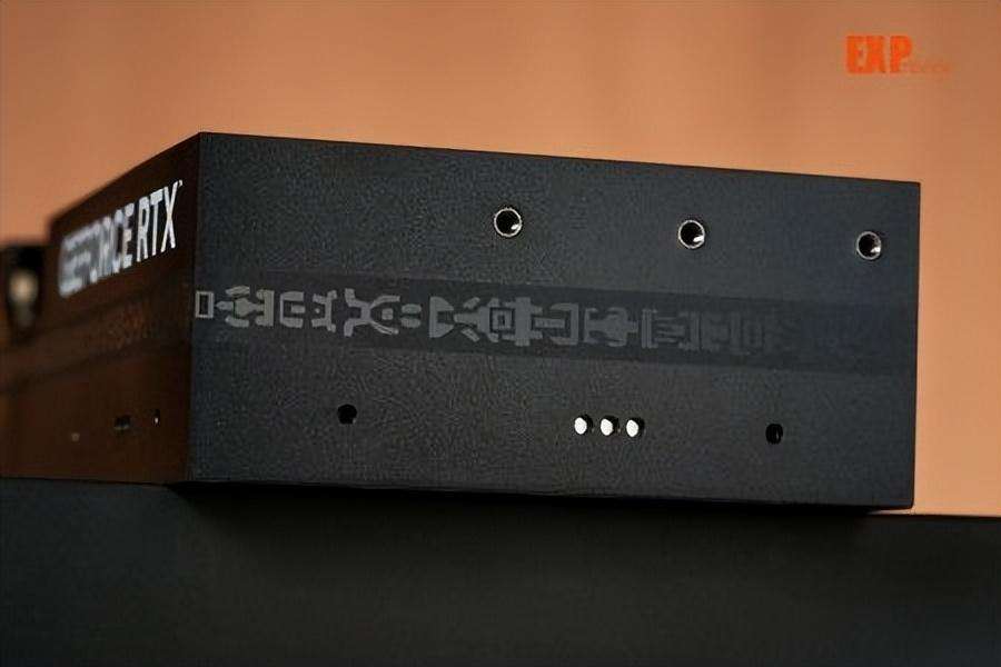 黑金设计搭配 DLSS 4! 影驰GeForce RTX 5080魔刃显卡评测插图12