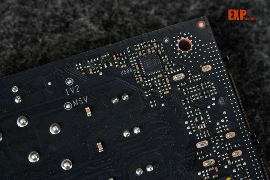 黑金设计搭配 DLSS 4! 影驰GeForce RTX 5080魔刃显卡评测插图33