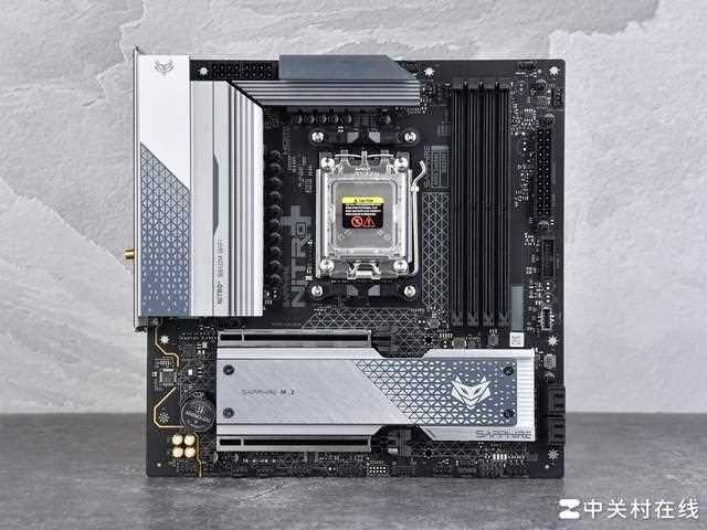 新时代3A平台大成! 蓝宝石NiTRO+ 氮动 B850M WIFI主板评测插图2