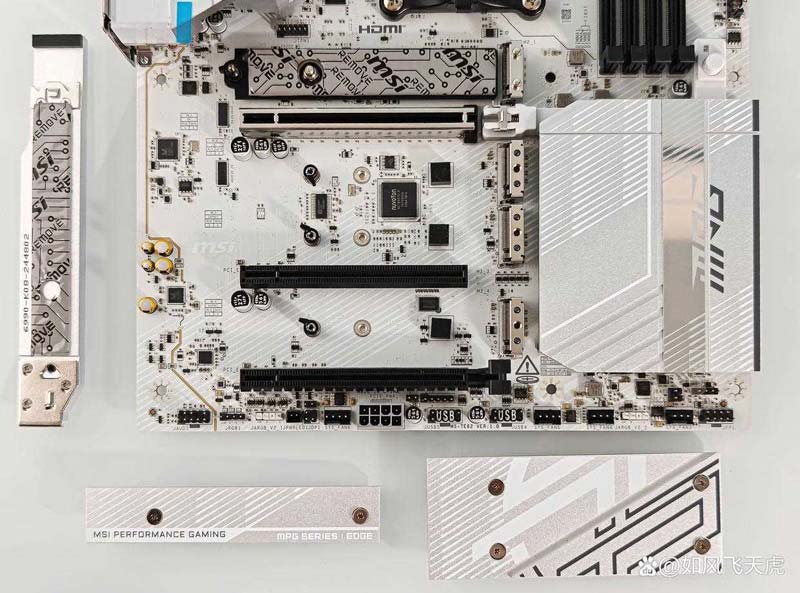 纯白主板赛道的有力竞争者! 微星MPG B850 EDGE TI WIFI刀锋钛主板测评插图2