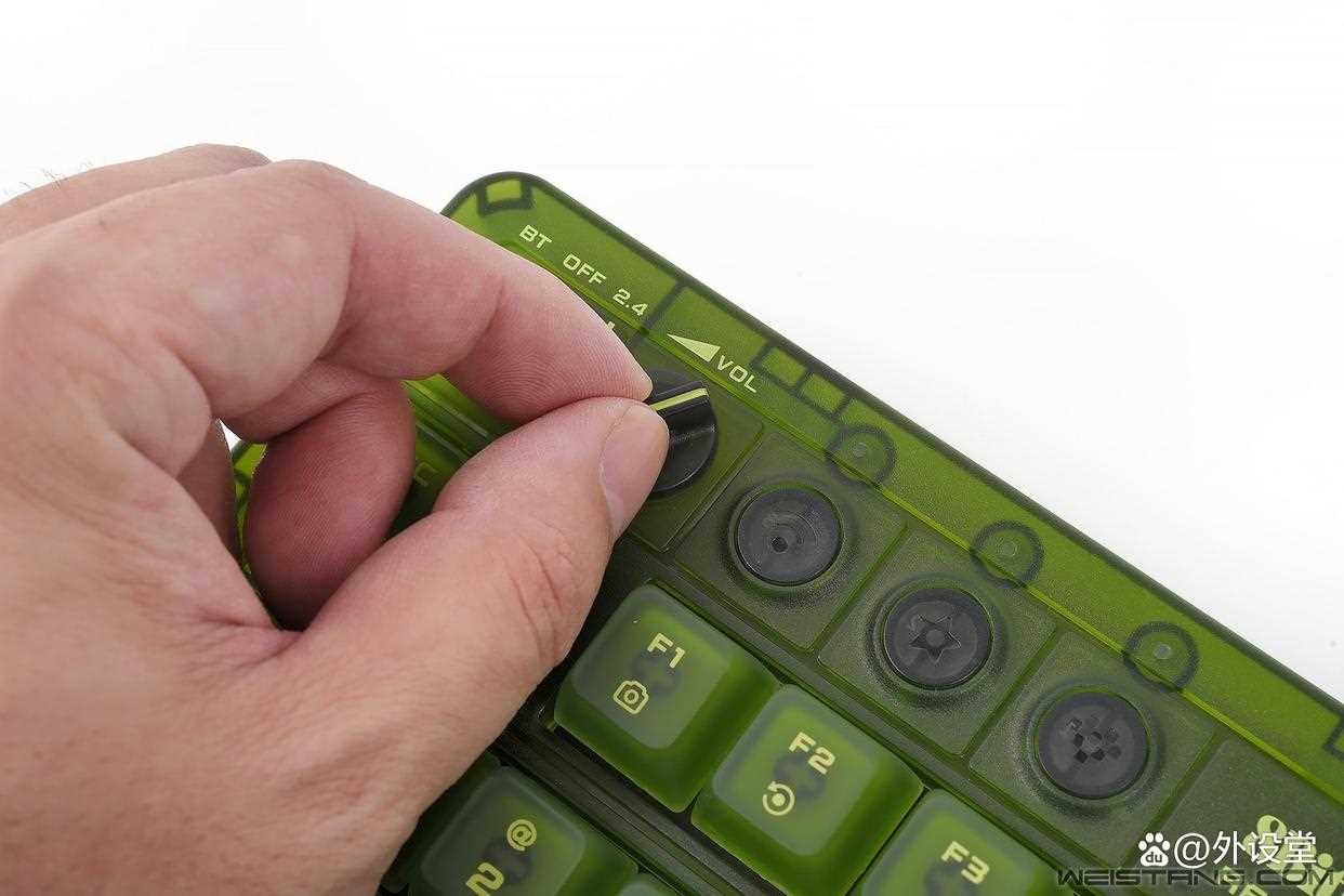 复古与科技的碰撞! 八位堂 Retro 87X 三模无线机械键盘详细评测插图18