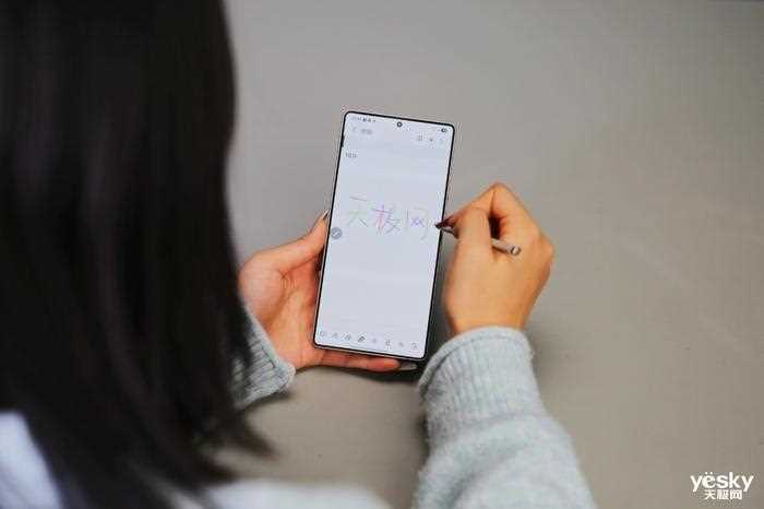 AI革新颜值太能打! 三星Galaxy S25 Ultra手机全面测评插图8