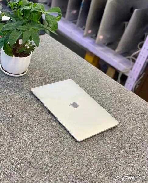 2025年7款高性价比机型让你震撼体验:6000元轻薄本推荐插图 2025年7款高性价比机型让你震撼体验:6000元轻薄本推荐插图