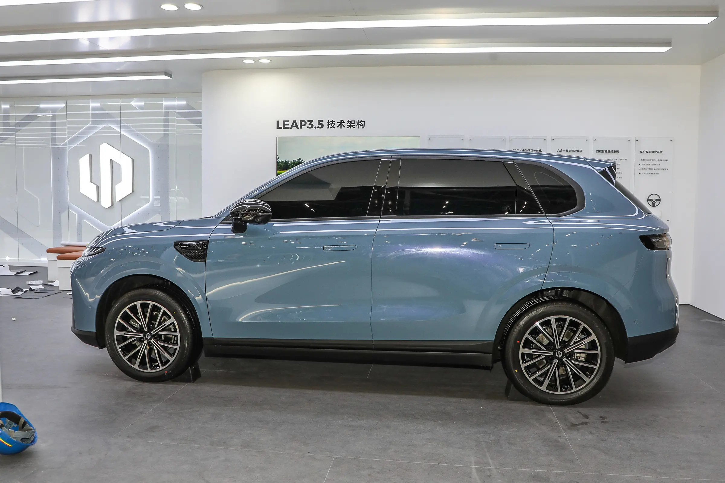 理想L6平替？聚焦10-15万元市场，零跑B10将于3月10日开启预售插图3