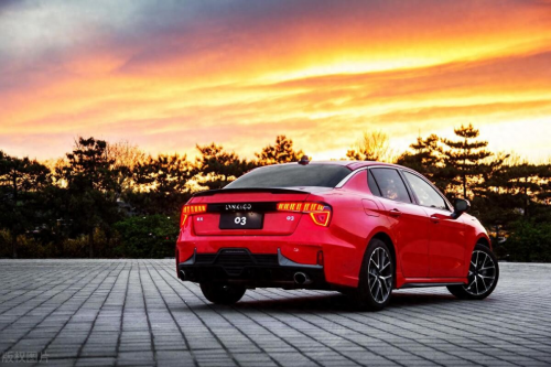 奇瑞星途揽月C-DM与魏牌蓝山:自主高端混动SUV的蛇年第一战插图 奇瑞星途揽月C-DM与魏牌蓝山:自主高端混动SUV的蛇年第一战