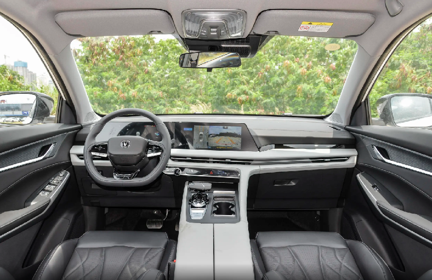 7.69万能入手第三代长安CS75 PLUS？现在有了，还配爱信8AT插图3