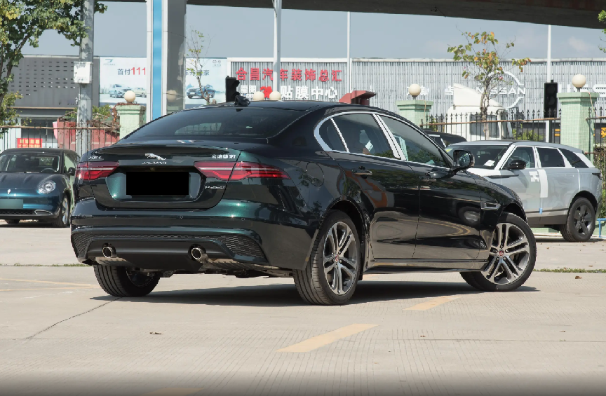 不到20万就拥有英伦豪华体验？想买一辆燃油代步车，不妨看看TA插图1