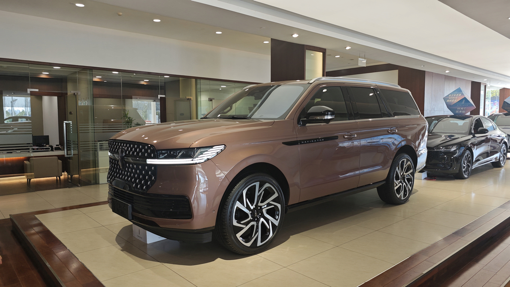 全新一代林肯领航员区域品鉴闪耀江城 领航美式豪华新境界插图 全新一代林肯领航员区域品鉴闪耀江城 领航美式豪华新境界插图